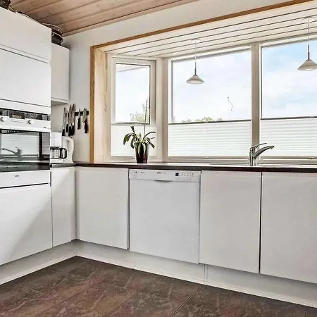 Sleeps 6 Wifi Sæby