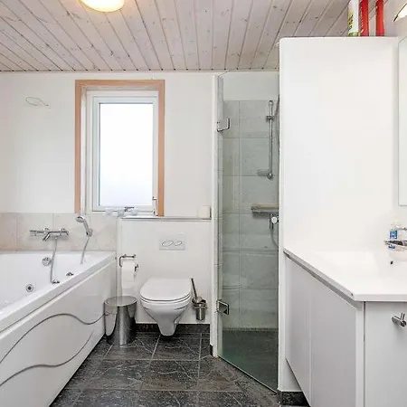 Sleeps 6 Wifi